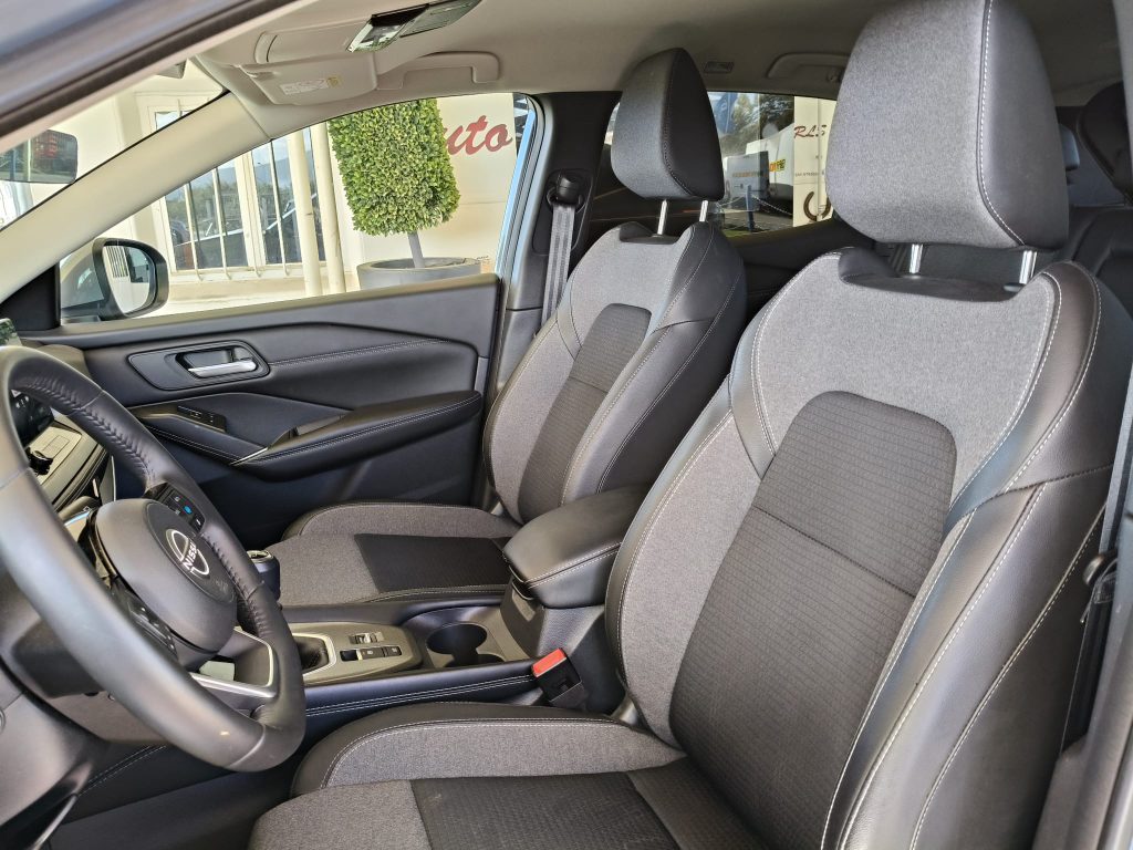 NISSAN Qashqai MHEV 140 CV N-Connecta <br>( 2025 - 17.890km)