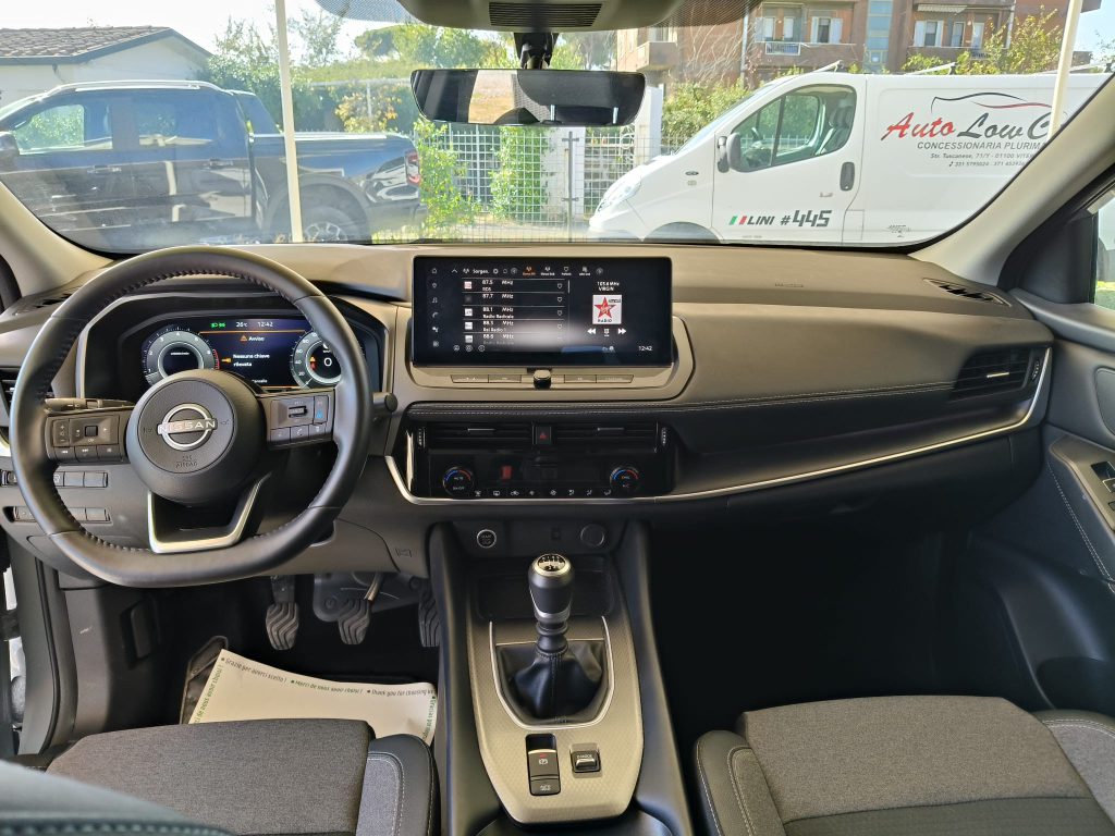 NISSAN Qashqai MHEV 140 CV N-Connecta <br>( 2025 - 17.890km)