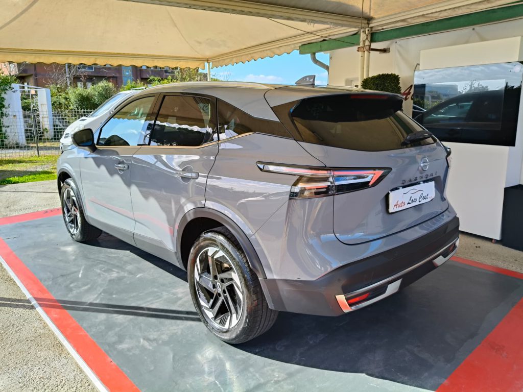 NISSAN Qashqai MHEV 140 CV N-Connecta <br>( 2025 - 17.890km)