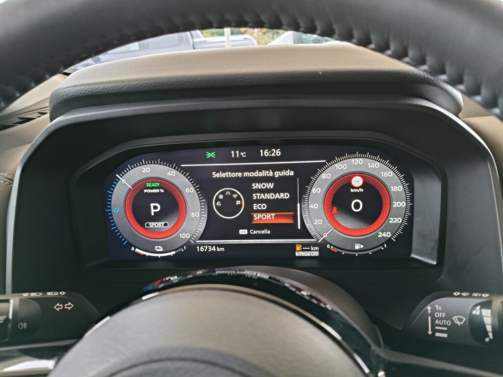 NISSAN X-Trail e-Power e-4orce 4WD 7 posti N-Connecta <br>( 2025 - 16.360 km)