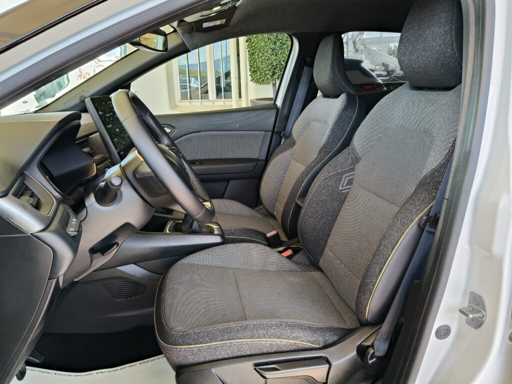 RENAULT Captur TCe 90 CV Techno <br>( 2025 - KM 24290 )