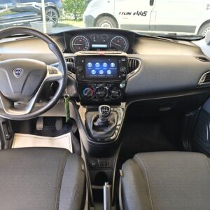 LANCIA Ypsilon 1.0 FireFly 5 porte S&S Hybrid Ecochic Gold <br>( 2021 - 70.000 km ) - immagine 9