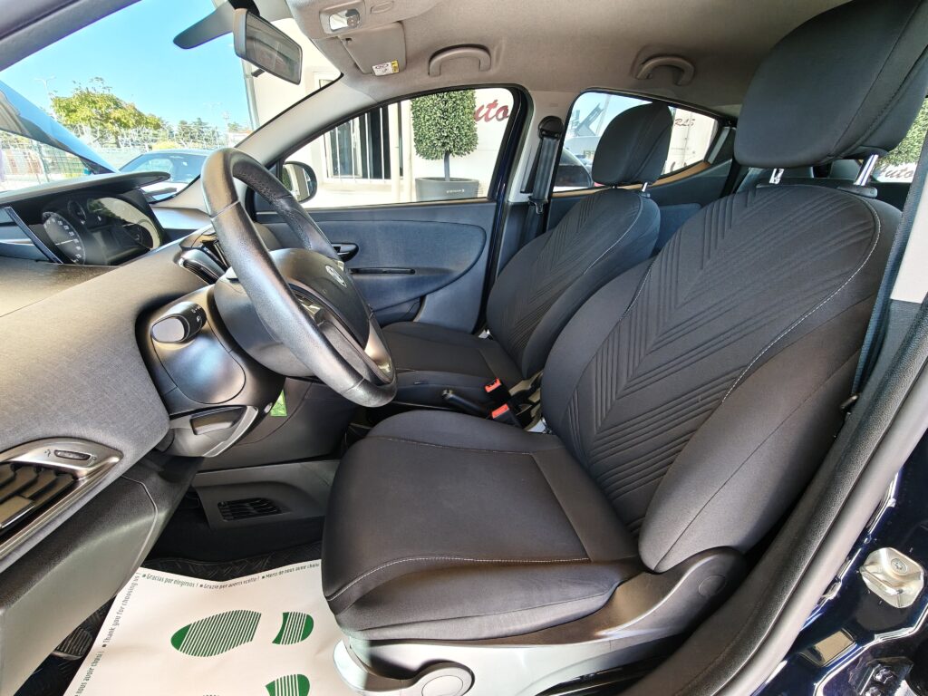 LANCIA Ypsilon 1.0 FireFly 5 porte S&S Hybrid Ecochic Gold <br>( 2021 - 70.000 km )