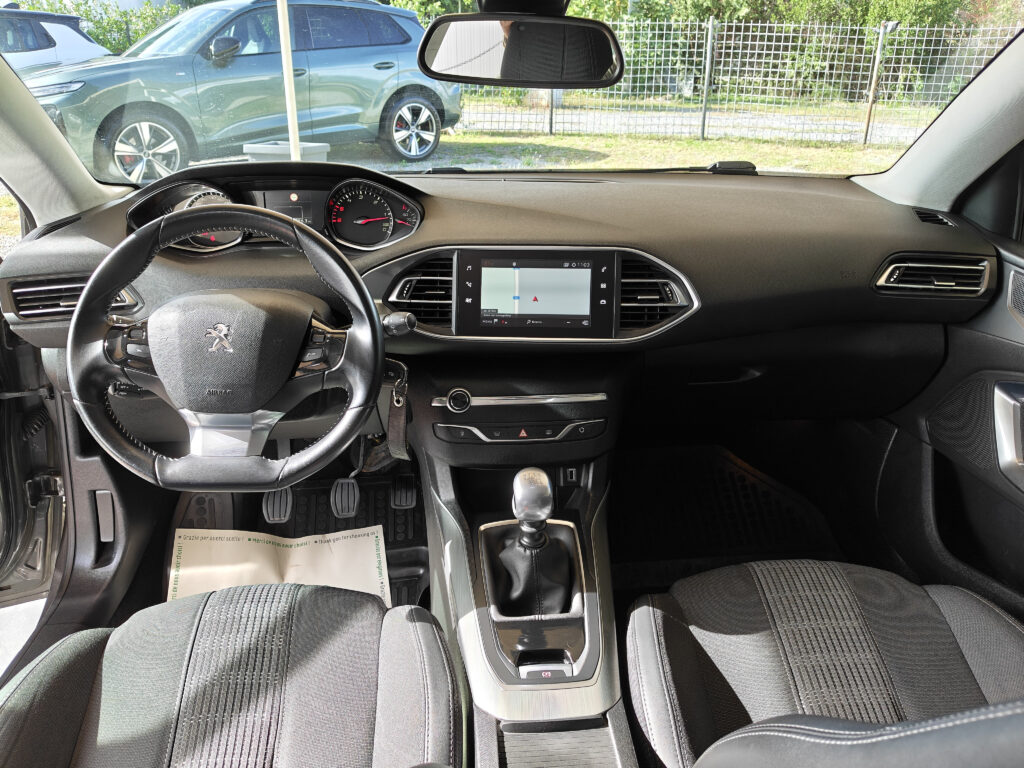PEUGEOT 308 BlueHDi 130 S&S SW Allure <br> ( 01/2019 )